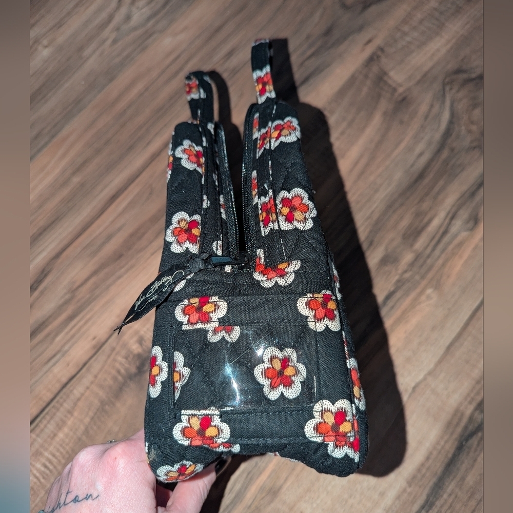 Black And White Vera Bradley Lunch Bag With Zipper Close. Washable. - Picture 5 of 6